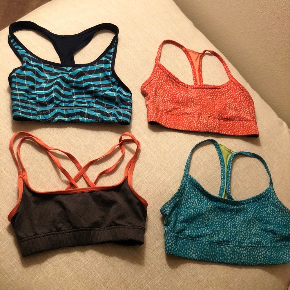 4 size S/XS sports bras - Picture 2 of 3